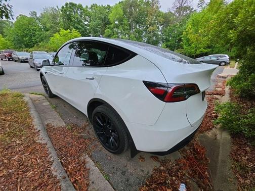 Pearl White Multi 2023 Tesla Model Y Long Range