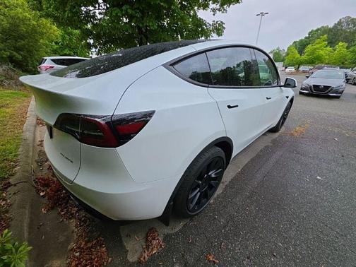 Pearl White Multi 2023 Tesla Model Y Long Range