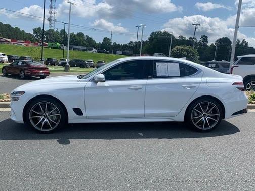 2025 Genesis G70 2.5T