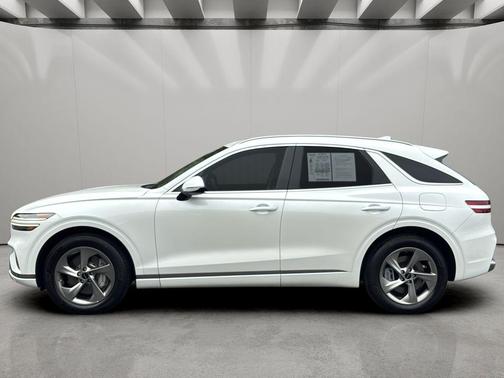 Uyuni White 2026 Genesis GV70 2.5T