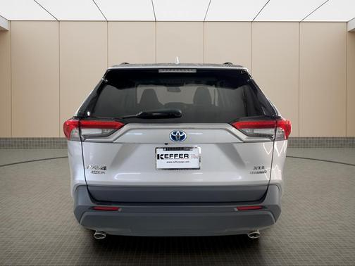 2022 Toyota RAV4 Hybrid XLE