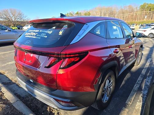 2025 Hyundai TUCSON SE
