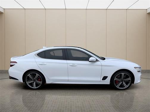 2025 Genesis G70 2.5T