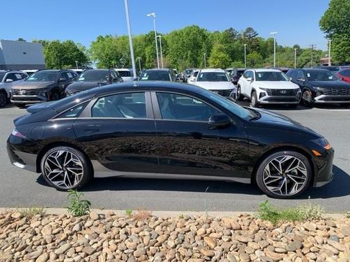 2025 Hyundai IONIQ 6 SEL