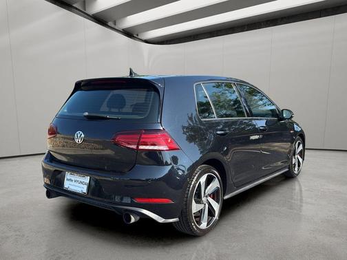 Deep Black Pearl Effect 2018 Volkswagen Golf GTI 2.0T Autobahn 4-Door