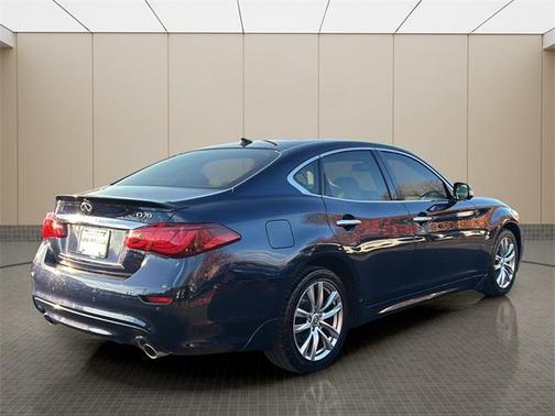 2018 INFINITI Q70 3.7 LUXE