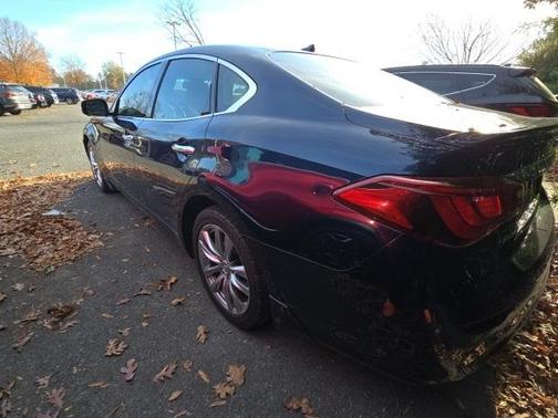 2018 INFINITI Q70 3.7 LUXE