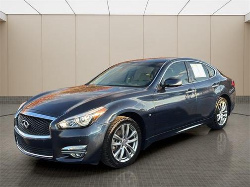 2018 INFINITI Q70 3.7 LUXE