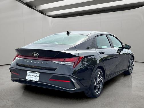 Black 2025 Hyundai ELANTRA SEL Sport