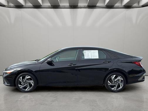 Black 2025 Hyundai ELANTRA SEL Sport