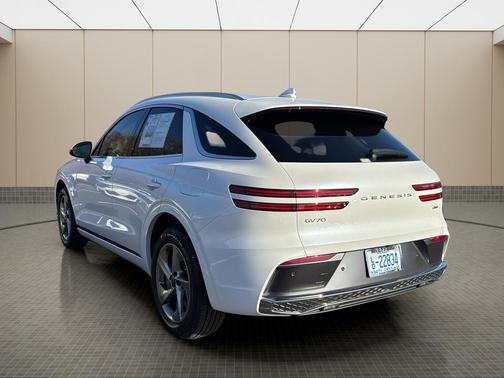 2026 Genesis GV70 2.5T