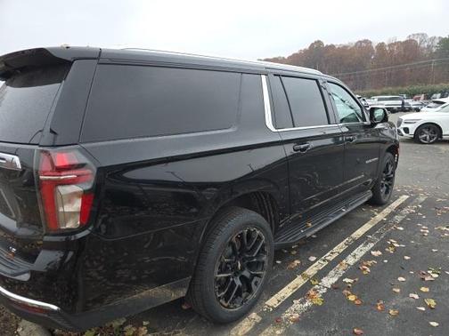 2022 Chevrolet Suburban LT