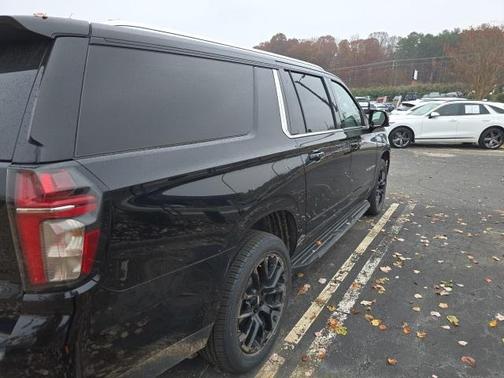 2022 Chevrolet Suburban LT