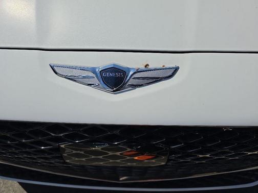 Verbier White 2023 Genesis G70 2.0T