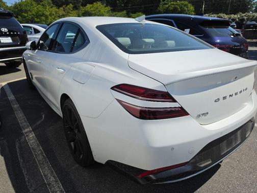 Verbier White 2023 Genesis G70 2.0T