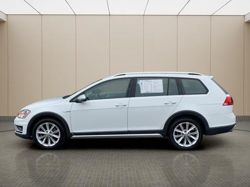 2017 Volkswagen Golf Alltrack TSI S