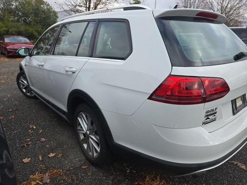 2017 Volkswagen Golf Alltrack TSI S