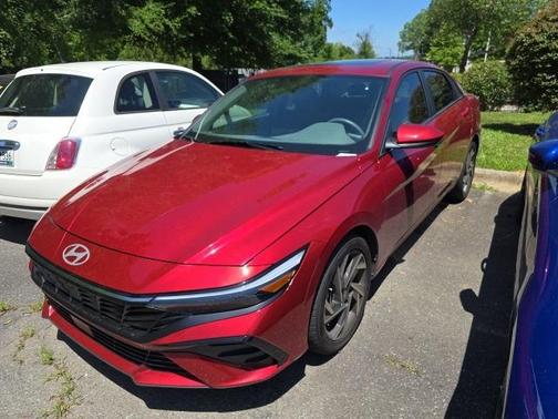2024 Hyundai ELANTRA SEL