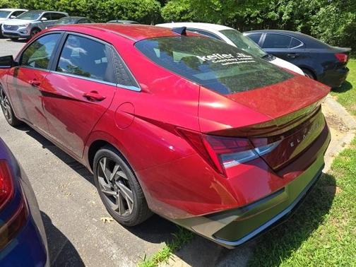 2024 Hyundai ELANTRA SEL