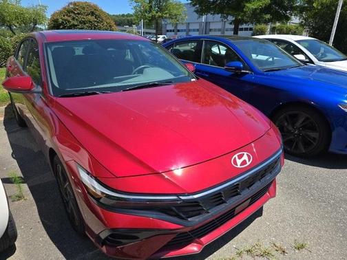 2024 Hyundai ELANTRA SEL