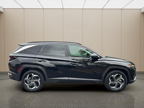 Black Pearl 2024 Hyundai TUCSON Hybrid SEL Convenience