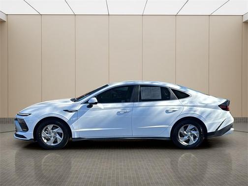 2025 Hyundai SONATA SE