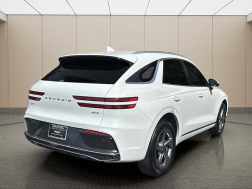 Uyuni White 2026 Genesis GV70 2.5T