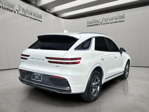 Uyuni White 2026 Genesis GV70 2.5T