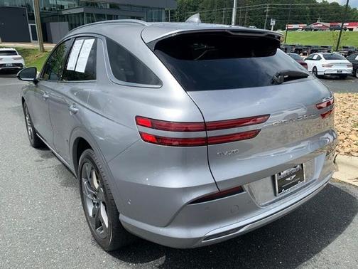 2023 Genesis Electrified GV70 Advanced
