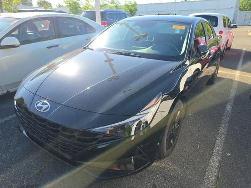 Phantom Black 2023 Hyundai ELANTRA SEL