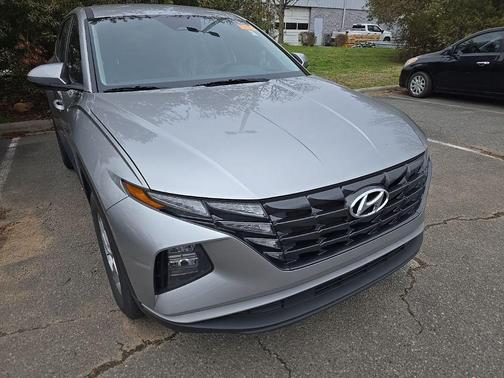 2024 Hyundai TUCSON SE