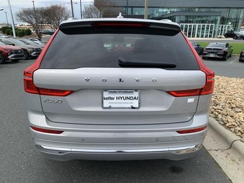 2022 Volvo XC60 Recharge Plug-In Hybrid T8 Inscription