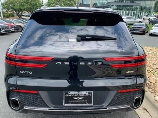 2025 Genesis GV70 2.5T