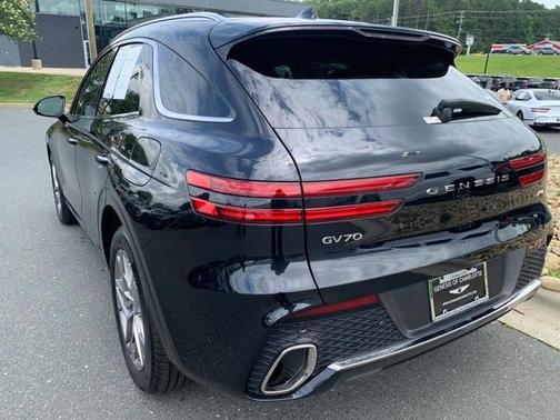 2025 Genesis GV70 2.5T