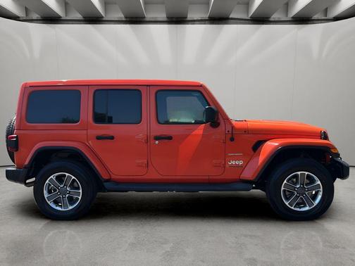 Metallic 2019 Jeep Wrangler Unlimited Sahara