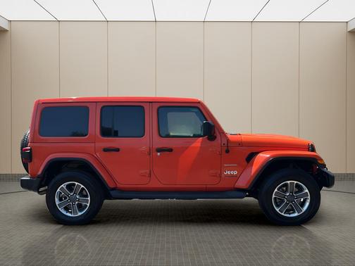 Metallic 2019 Jeep Wrangler Unlimited Sahara