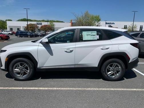 2025 Hyundai TUCSON SE