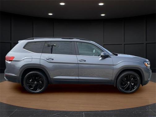 2022 Volkswagen Atlas 3.6L SE w/Technology