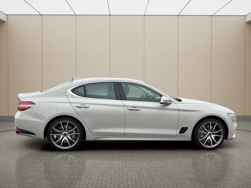 2026 Genesis G70 2.5T Standard