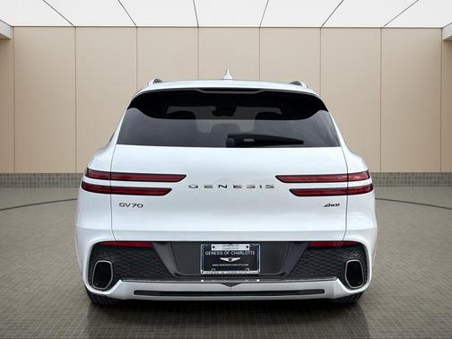 2022 Genesis GV70 2.5T