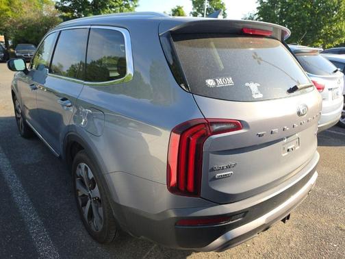 Everlasting Silver 2020 Kia Telluride EX