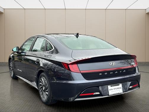 2022 Hyundai SONATA Hybrid Limited