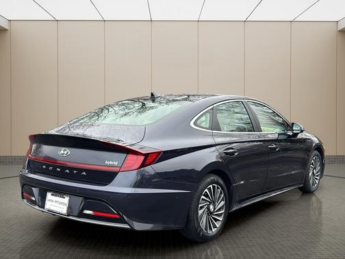 2022 Hyundai SONATA Hybrid Limited