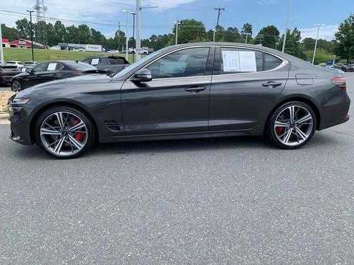 2025 Genesis G70 2.5T