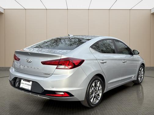 2020 Hyundai ELANTRA Limited