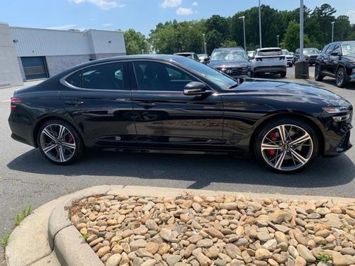 2025 Genesis G70 2.5T