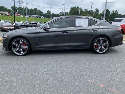 2025 Genesis G70 2.5T