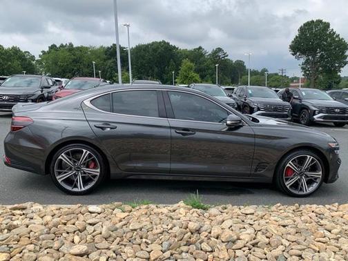 2025 Genesis G70 2.5T