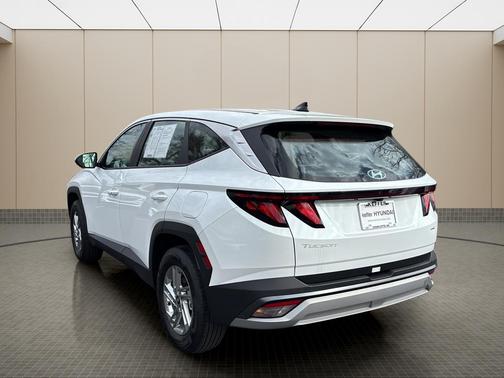 2025 Hyundai TUCSON SE