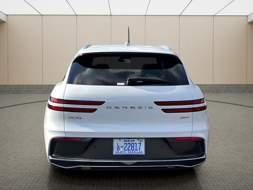 2026 Genesis GV70 2.5T Advanced